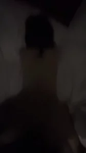 淫荡翘臀母狗爱叫B，一个劲喊使劲操我。。