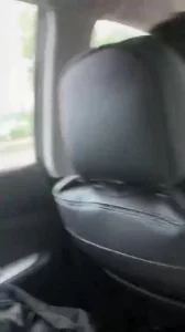 绿奴开车我在后面玩他的母狗老婆