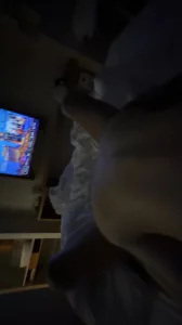 女上抱着用力操出高潮，深圳找固炮，有对白说下面痒