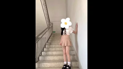 贵阳163刚成年嫩妹被我压在床上狠干呻吟可撸（上）
