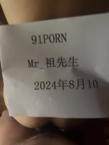 老婆准备穿衣服从后操